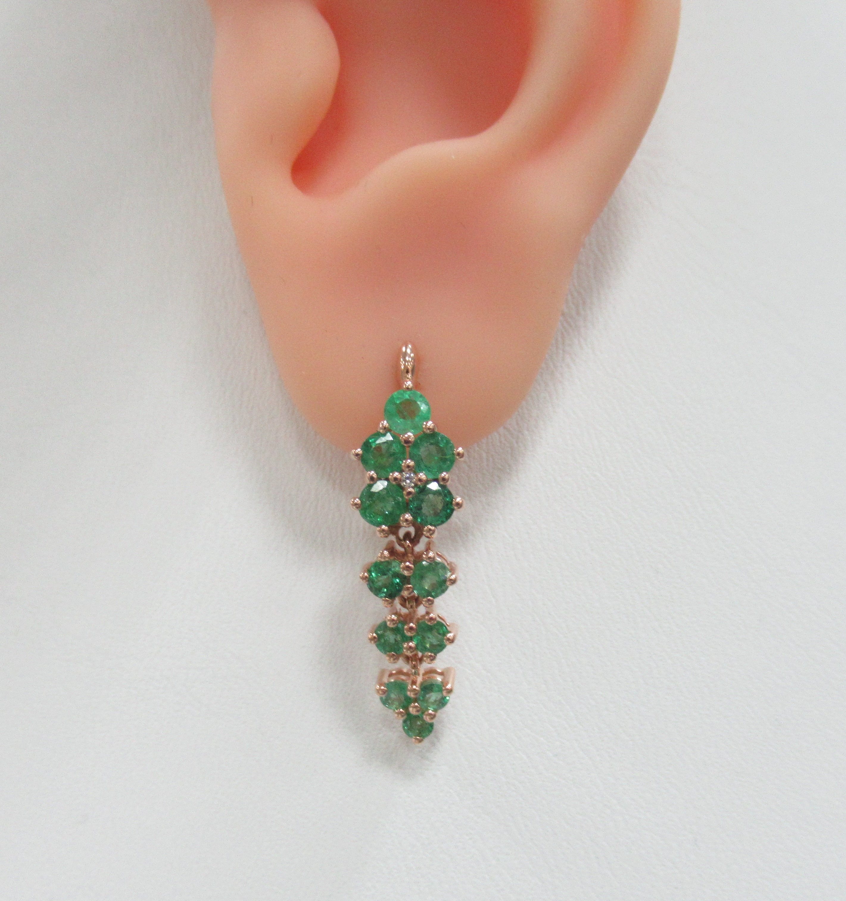 Серебряные серьги с изумрудами